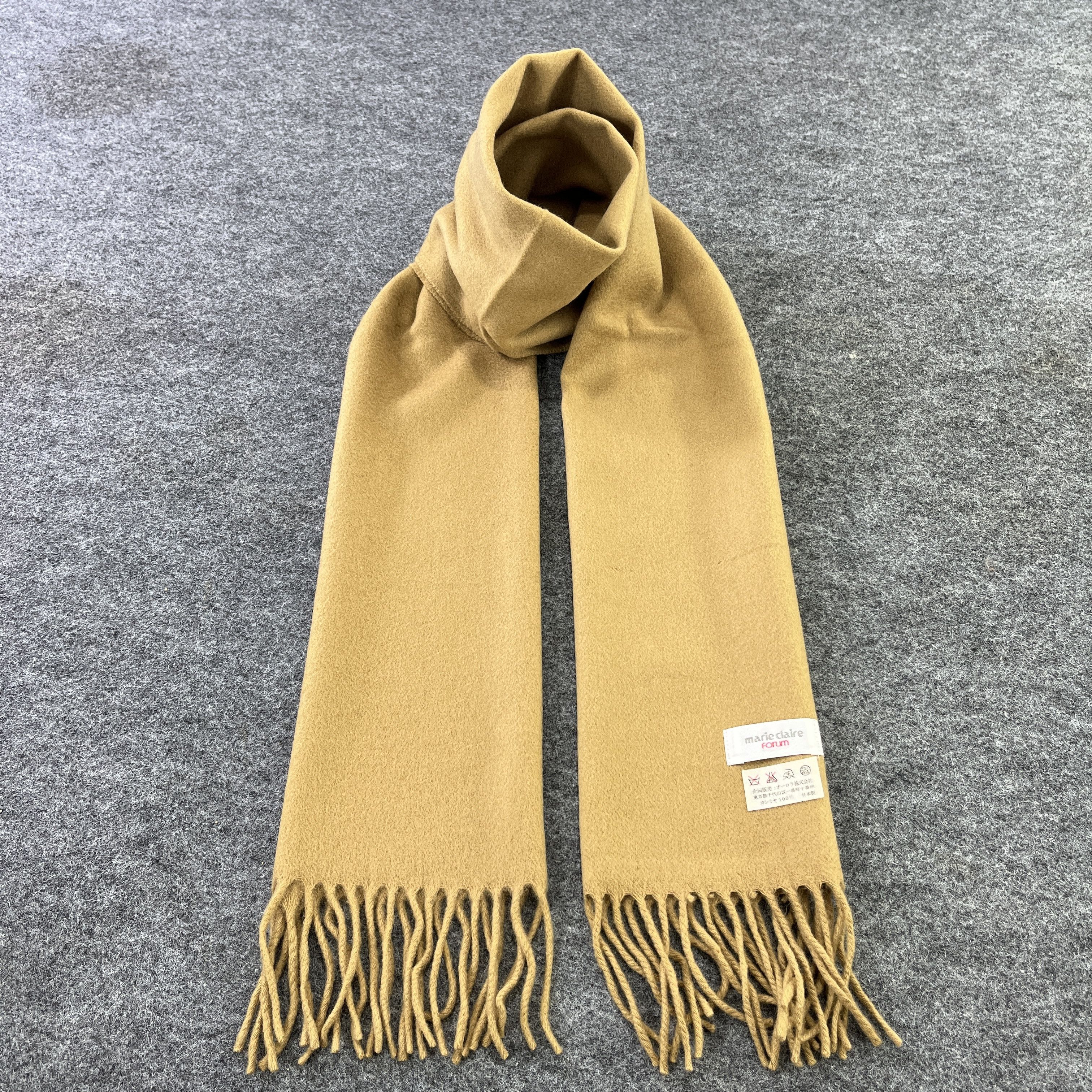 image of Vintage Marie Claire Scarf / Muffler / Neckwear T755, Women's