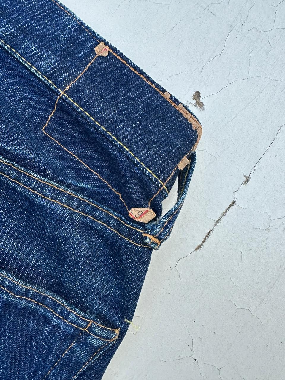 Levi's Vintage Clothing Early 1950s Levi’s 501XX Big E V-Stitch / J-Stamped Button Size US 32 / EU 48 - 19 Thumbnail