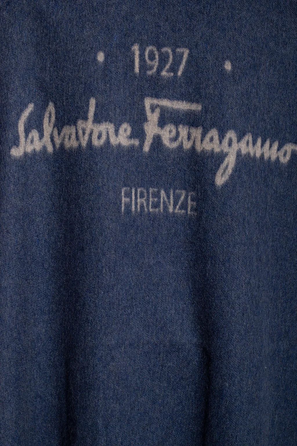 Salvatore Ferragamo o1s1rm1224 Size: OS / Cape in Navy Blue & Taupe Size ONE SIZE - 4 Thumbnail