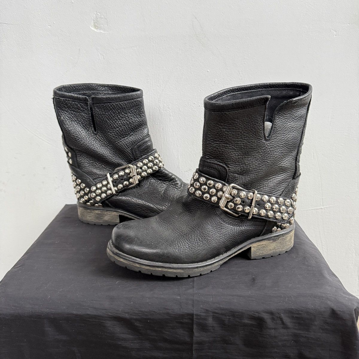 Steve Madden Steve Madden Pinned Metal Leather Ankle Boots Size US 7 / IT 37 - 4 Thumbnail