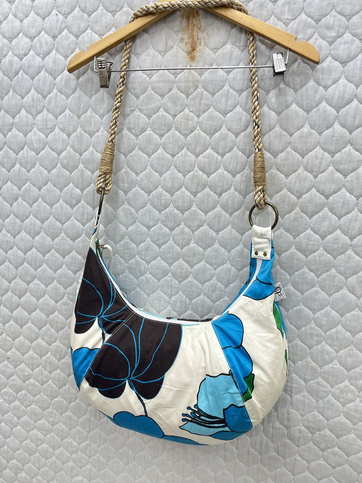 Ocean Pacific 🔥🔥🔥STEALS OCEAN PACIFIC FLORAL SLING BAG Size ONE SIZE - 7 Thumbnail