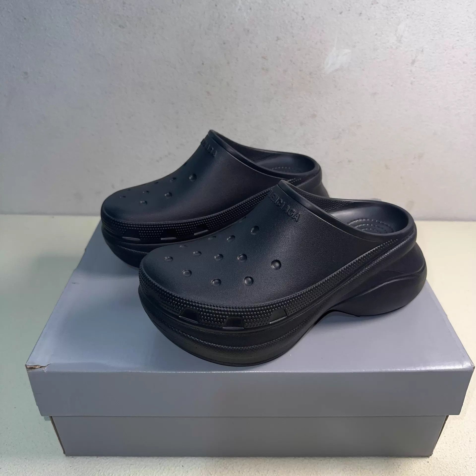 Balenciaga Balenciaga x Crocs Platform Mule Black 36/38 Size Size US 5.5 / IT 35.5 - 1 Thumbnail