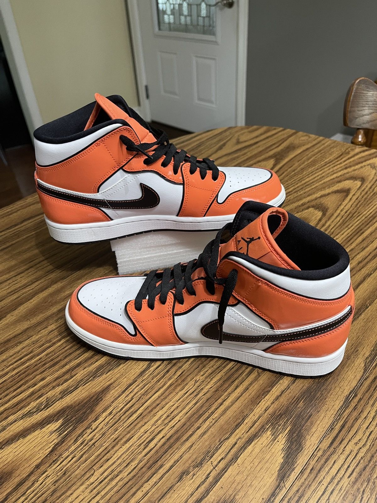 Jordan Brand × Nike Jordan 1 Size US 10.5 / EU 43-44 - 2 Thumbnail