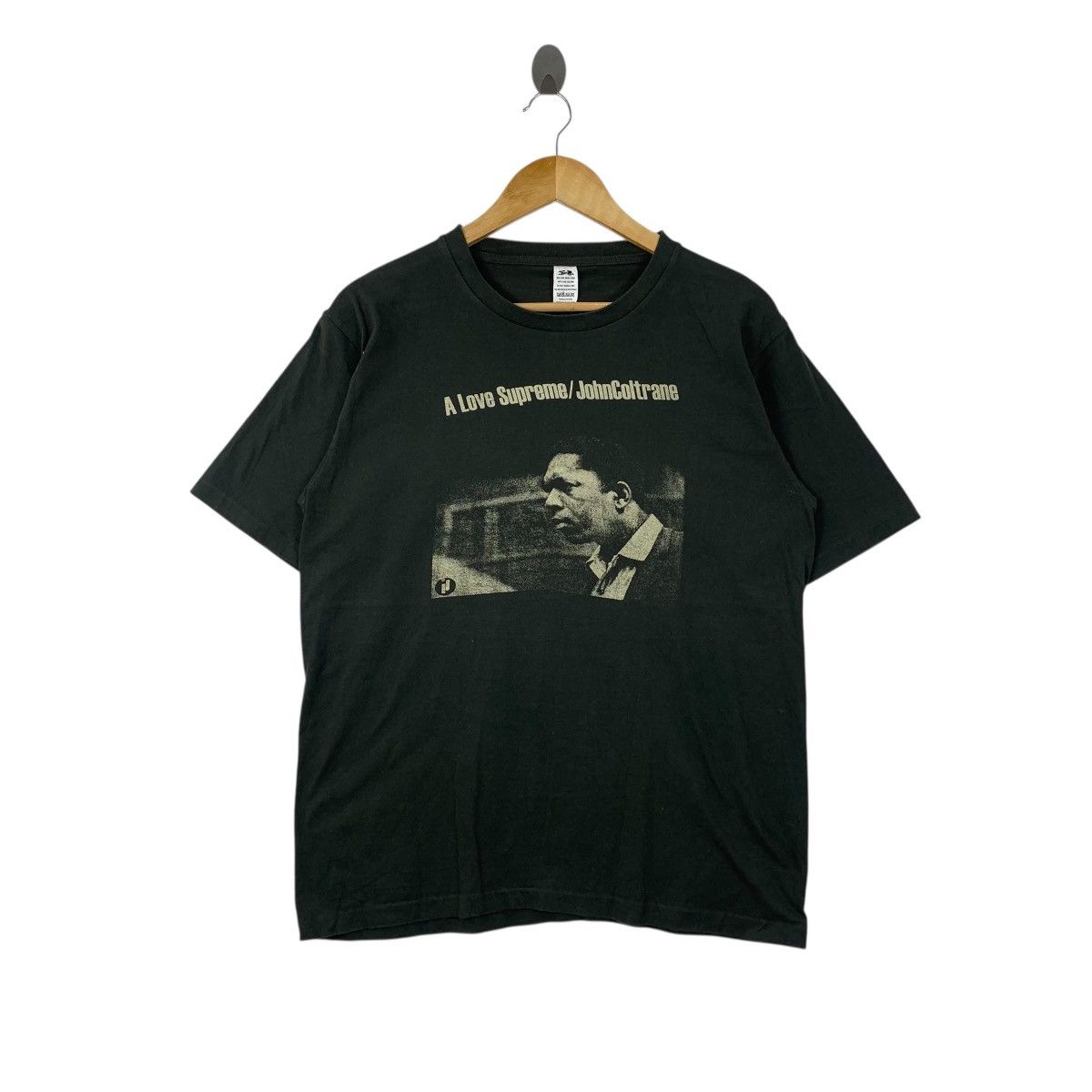Band Tees Vintage JOHN COLTRANE A Love Supreme Jazz Band Tee Shirt Size US XL / EU 56 / 4 - 1 Thumbnail