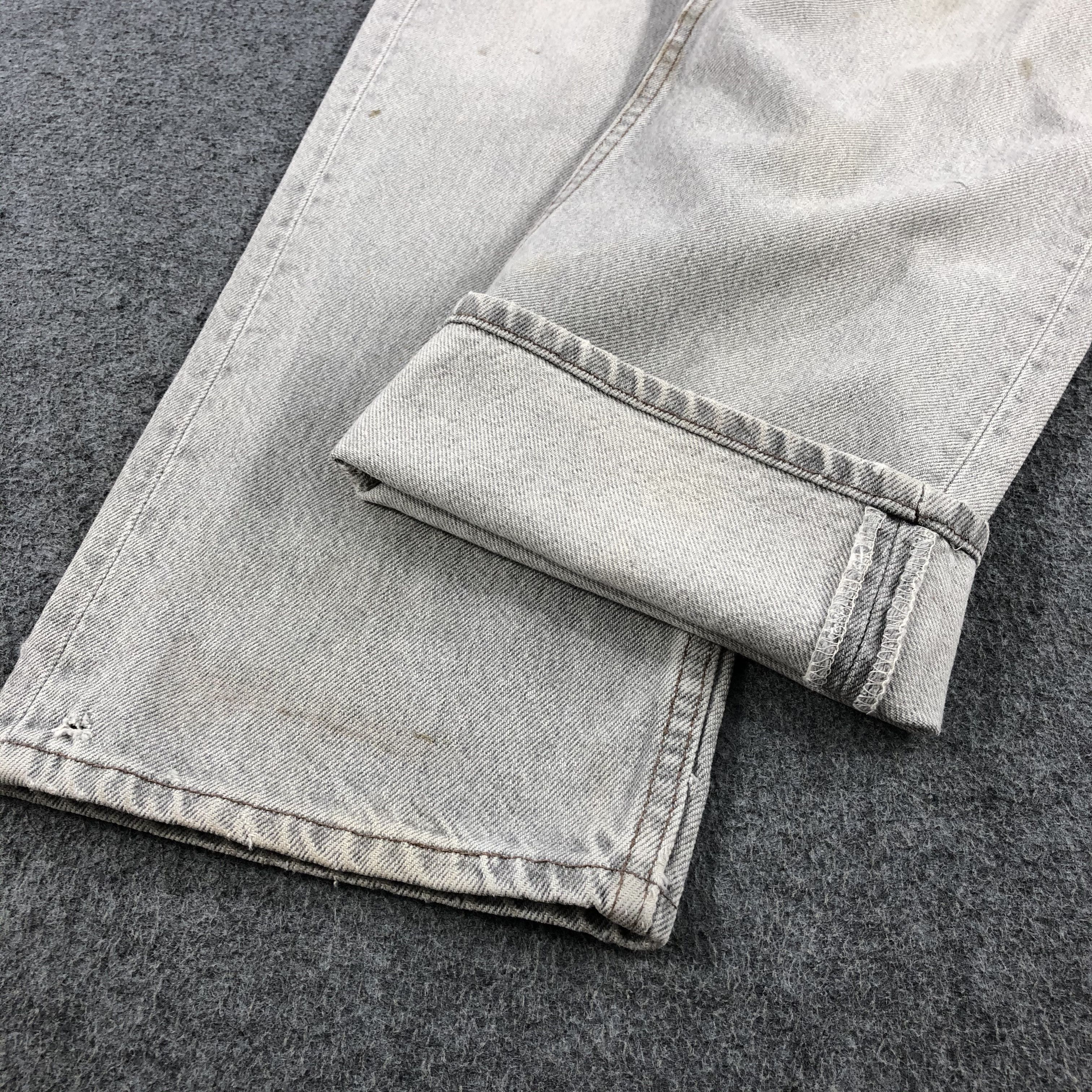 Levi's Vintage 90s Light Wash Ripped Levis 501 Jeans-J1644 Size US 35 - 6 Thumbnail