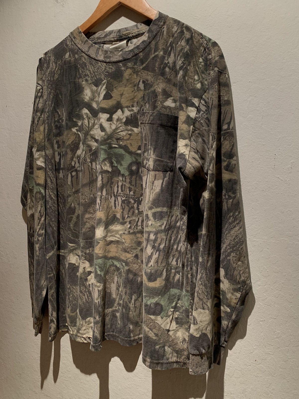 Image of Vintage Mossy Oak Camo Long Sleeve Pocket T-Shirt Xl, Men's