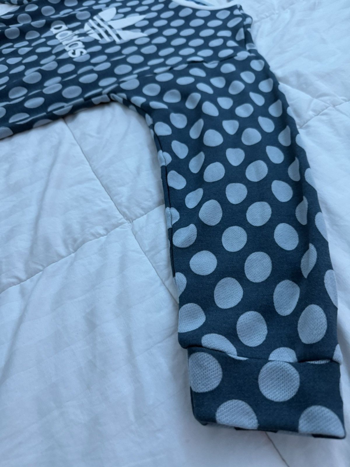 Adidas NEW WOMENS M ADIDAS BLUE POLKADOT SWEATSHIRT Size US M / EU 48-50 / 2 - 2 Thumbnail