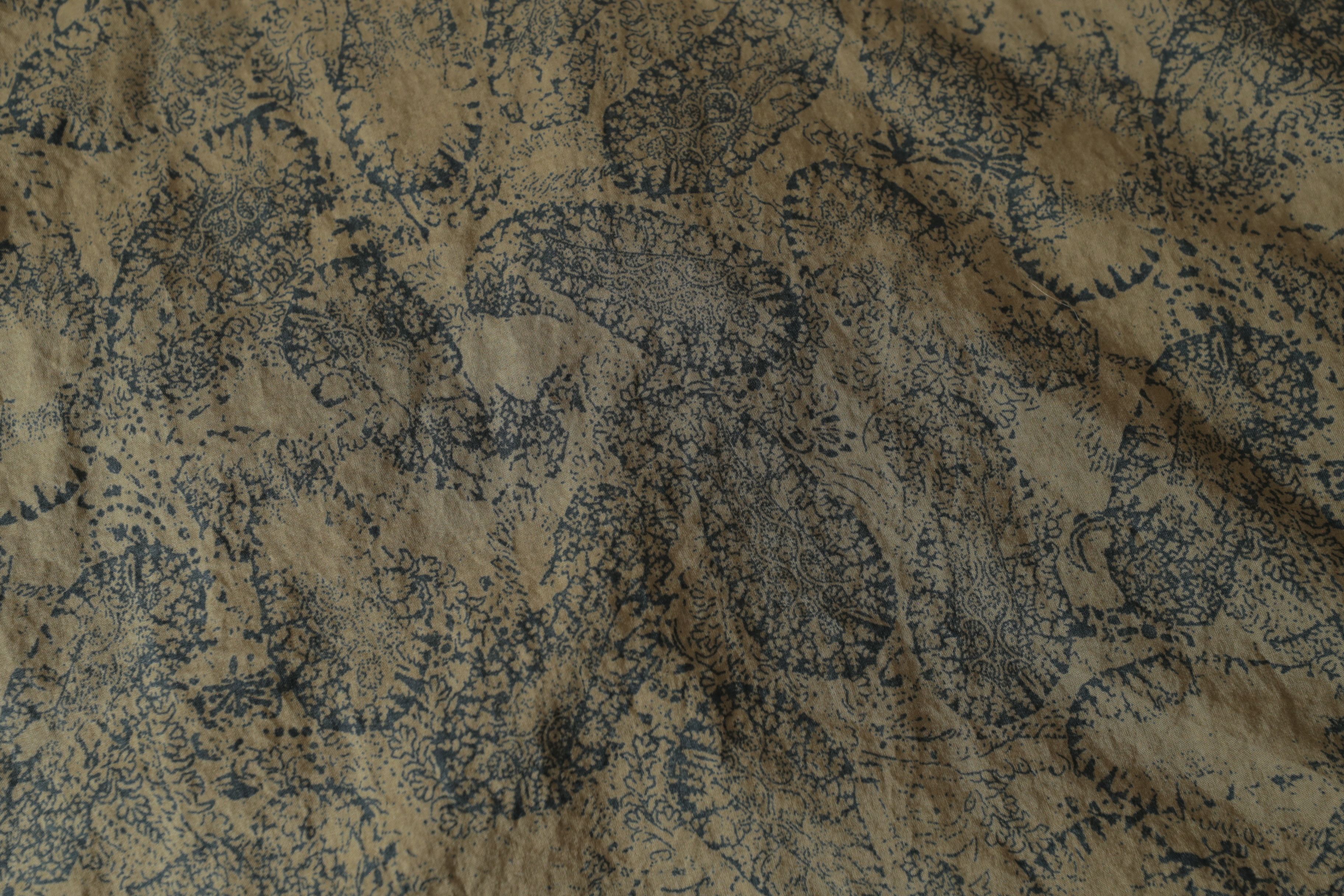Express Express Brown Paisley 1/4 Button Long Sleeve Shirt (M) Size US M / EU 48-50 / 2 - 4 Thumbnail