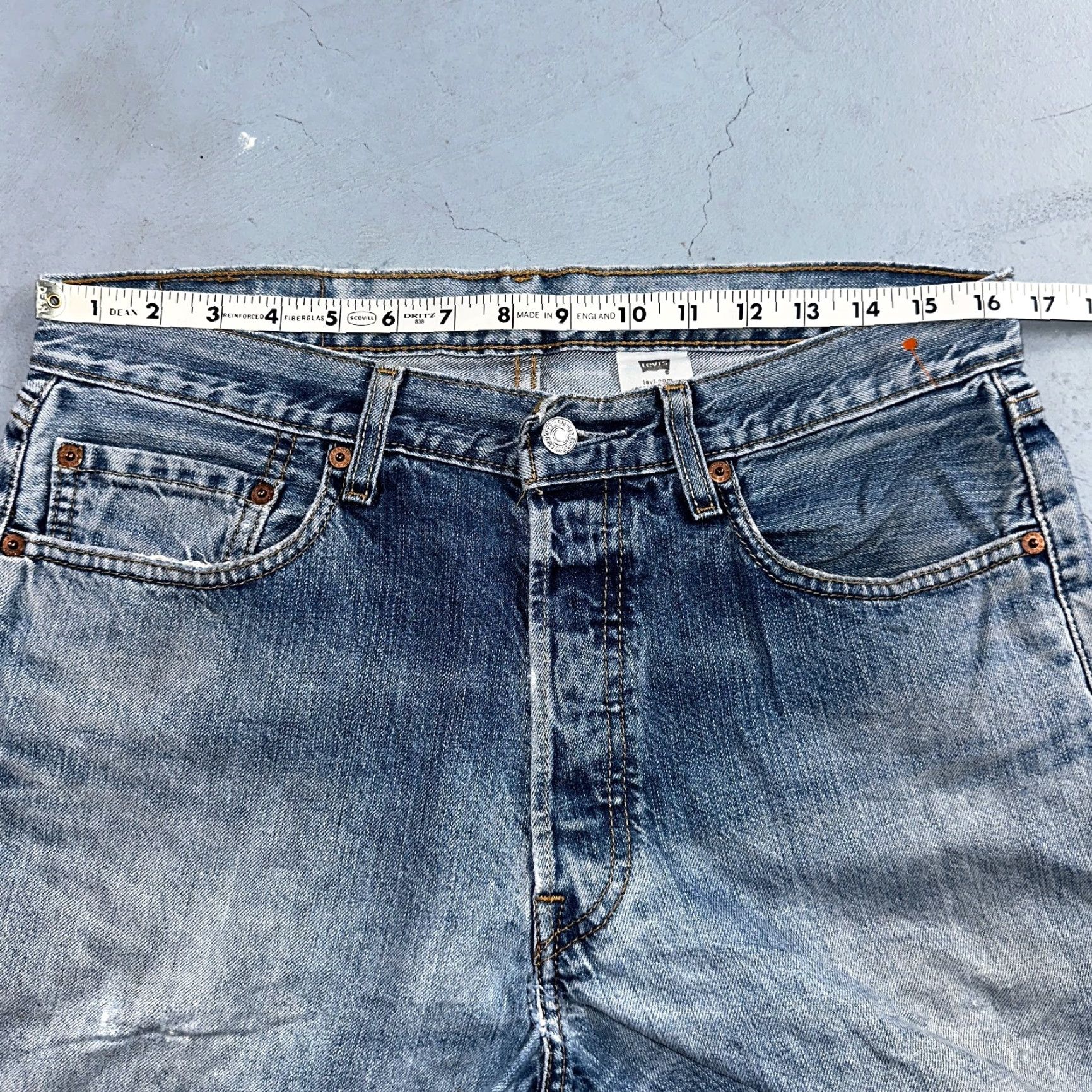 Levi's VINTAGE Levi's 501 Jeans Straight Blue Light Wash 33x34 90s Classic Regular Men Ships? Size US 33 - 7 Thumbnail