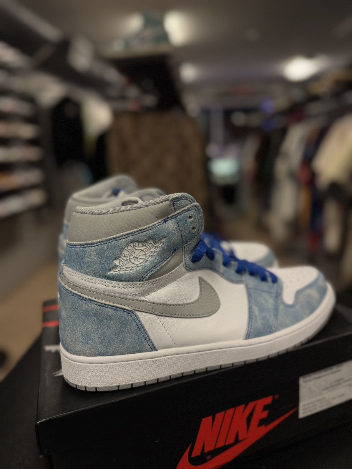 Jordan Brand × Nike Jordan 1 Hyper Royal Blue Size 12 W/ BOX (555088-402) Size US 12 / EU 45 - 4 Thumbnail