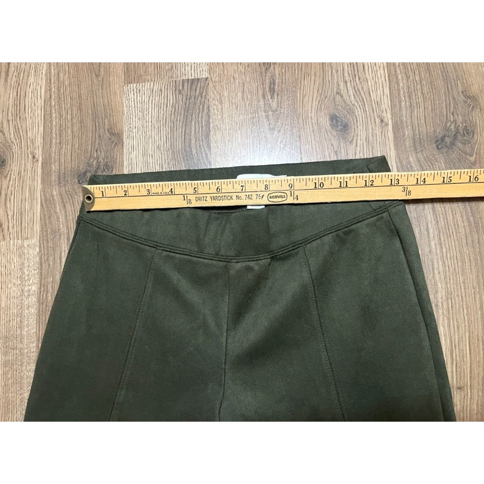 Old Navy Old Navy Women's Small Petite Green Velvet STEVIE Pull On Pants, Leggings, Ankle, 25 in Inseam, Casual, Fall/Spring/Summer Female Mens Womens? Size 28" / US 6 / IT 42 - 4 Thumbnail