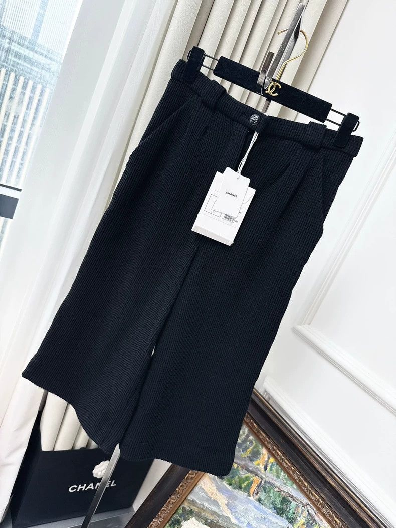 Chanel Chanel 21c early spring black waffle check five-point trou Size 24" / US 00 / IT 34 - 1 Thumbnail