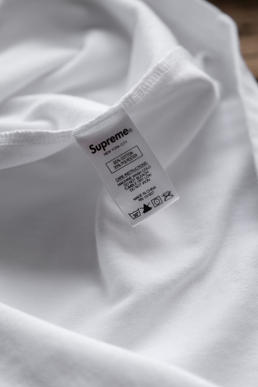Supreme Supreme Chenille Arc Logo S/S Tee Size US XL / EU 56 / 4 - 4 Thumbnail