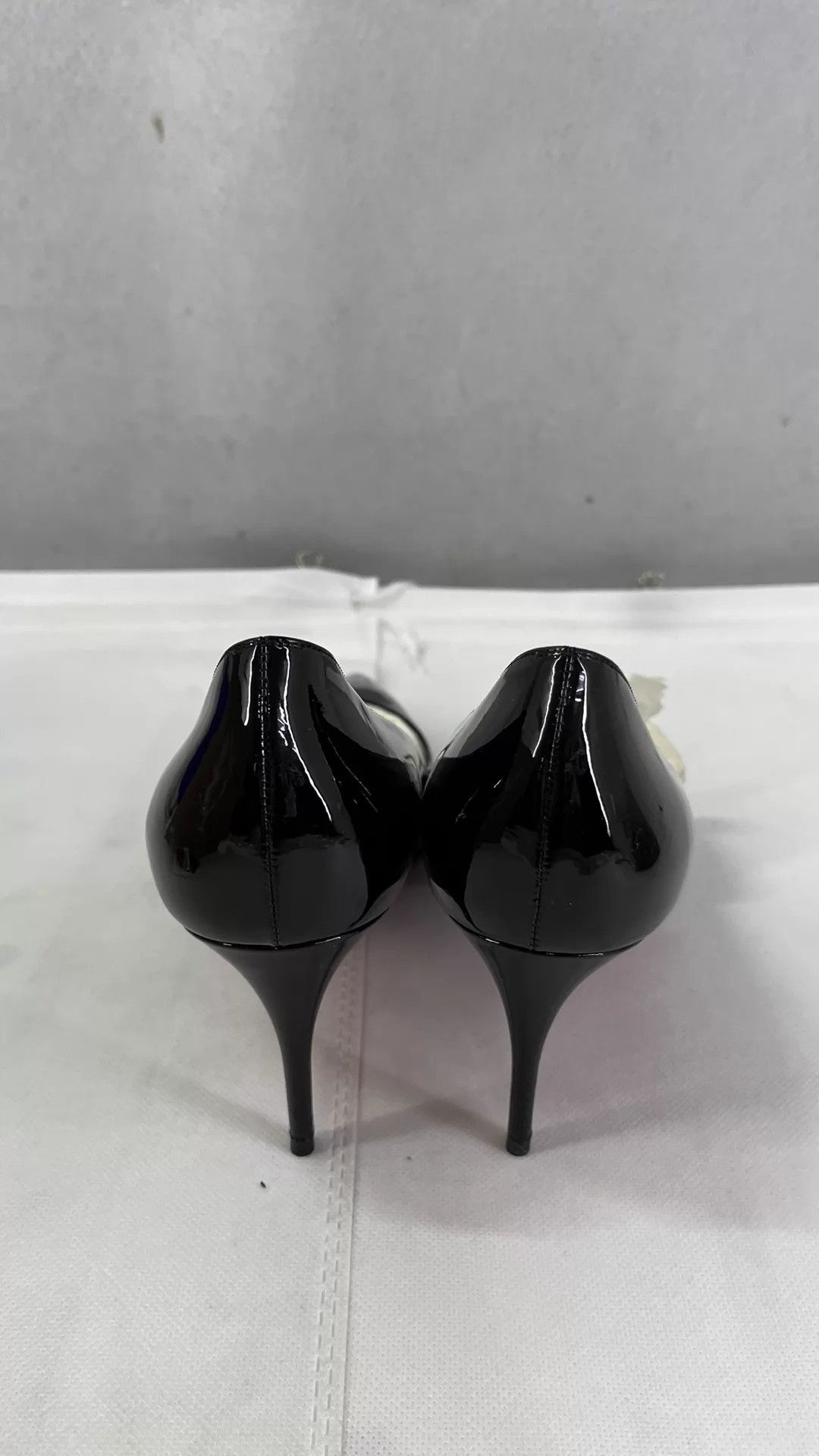 Christian Louboutin CL Red Sole Pump EU 38 with box Size US 7.5 / IT 37.5 - 4 Thumbnail