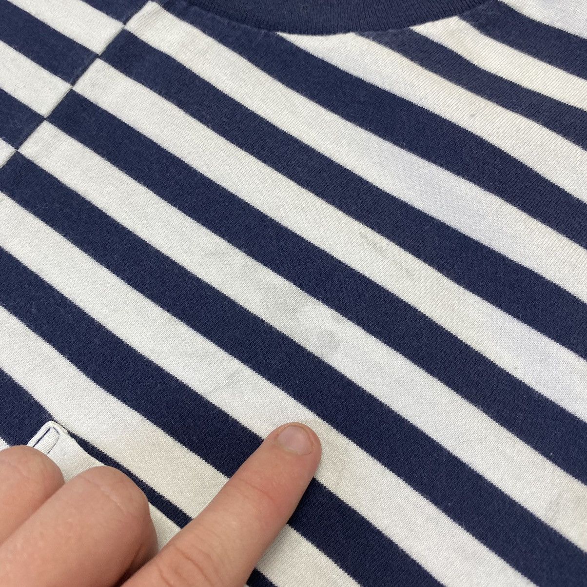 JW Anderson × Uniqlo Men’s Uniqlo x J.W. Anderson small logo designer tee Size US M / EU 48-50 / 2 - 8 Thumbnail