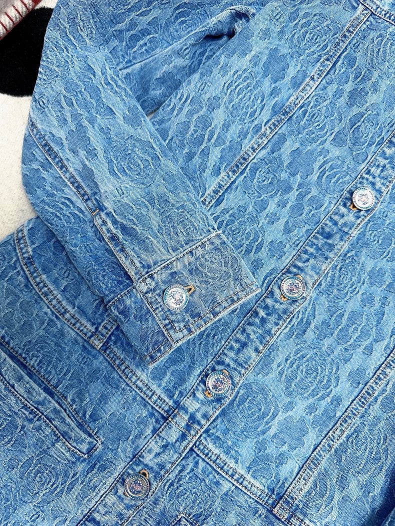 Chanel 23p blue full-print camellia denim jacket