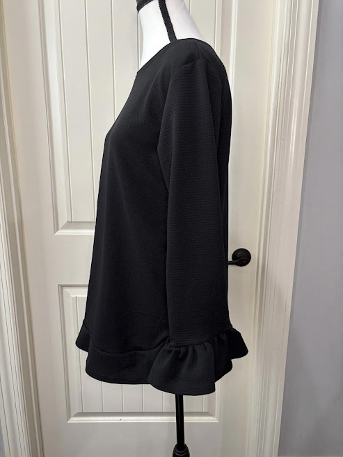 Other 33. Shane Lee, Inc Black Ruffle Tunic Medium NWOT Size M / US 6-8 / IT 42-44 - 2 Thumbnail