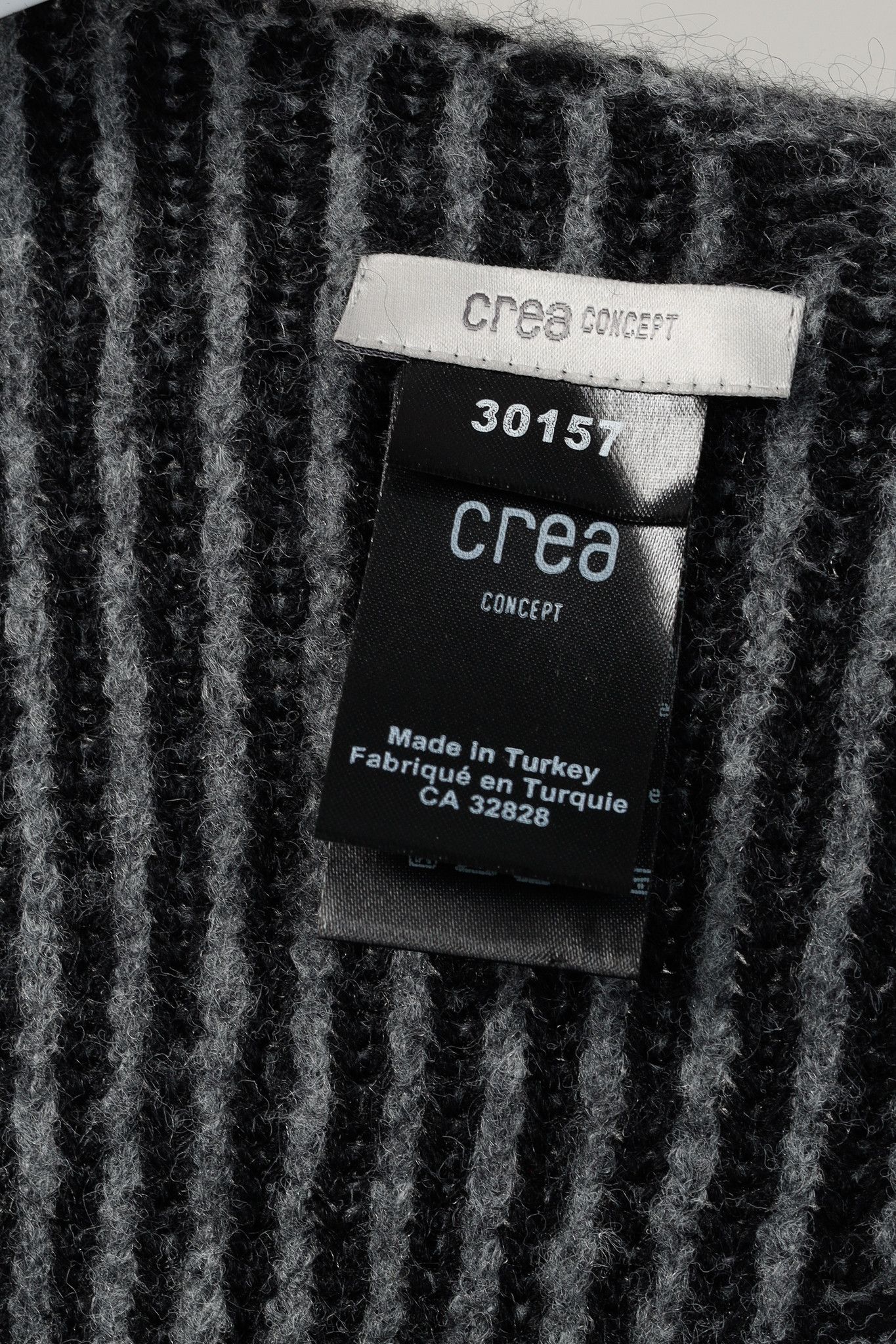 Other Crea Concept AW/19 Abstract-Embroidery Knit Shawl Size ONE SIZE - 5 Thumbnail