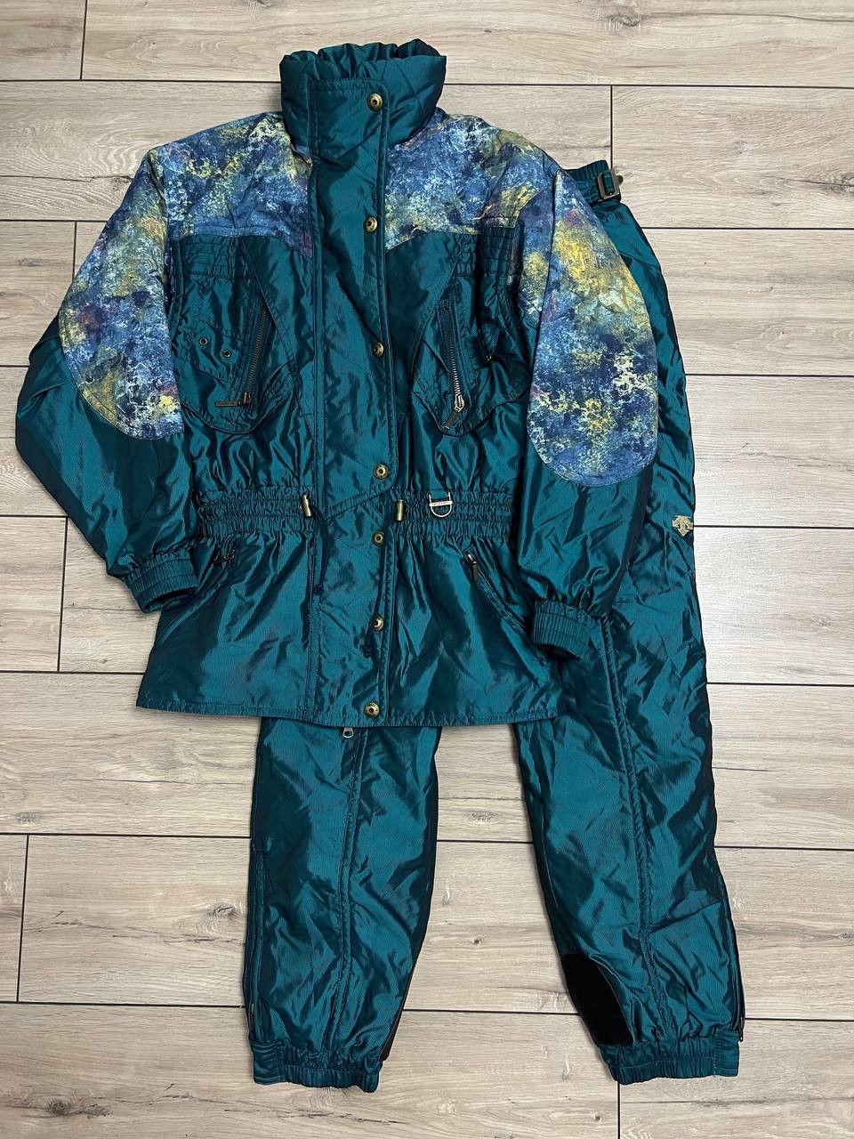 Descente Descente Vintage 2 Piece Ski Suit Jacket US 10 Pants US 8 Size L / US 10 / IT 46 - 1 Thumbnail