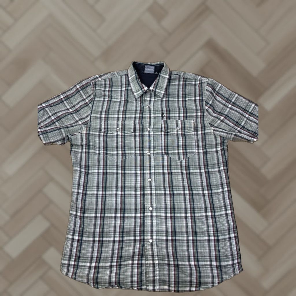 Volcom Volcom Mens Plaid Button-Down Shirt M Short Sleeve Pearl Snap Casual Size US 31 - 1 Thumbnail