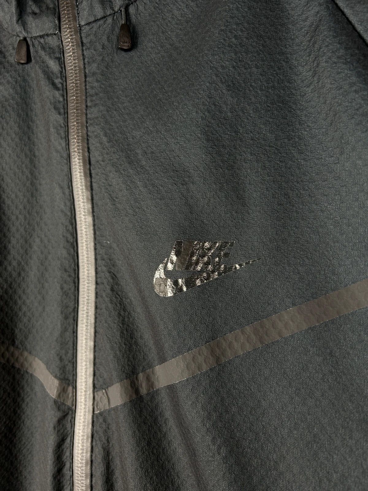 Nike Nike Tech Fleece windbreaker jacket mini logo print zip Size US L / EU 52-54 / 3 - 4 Thumbnail