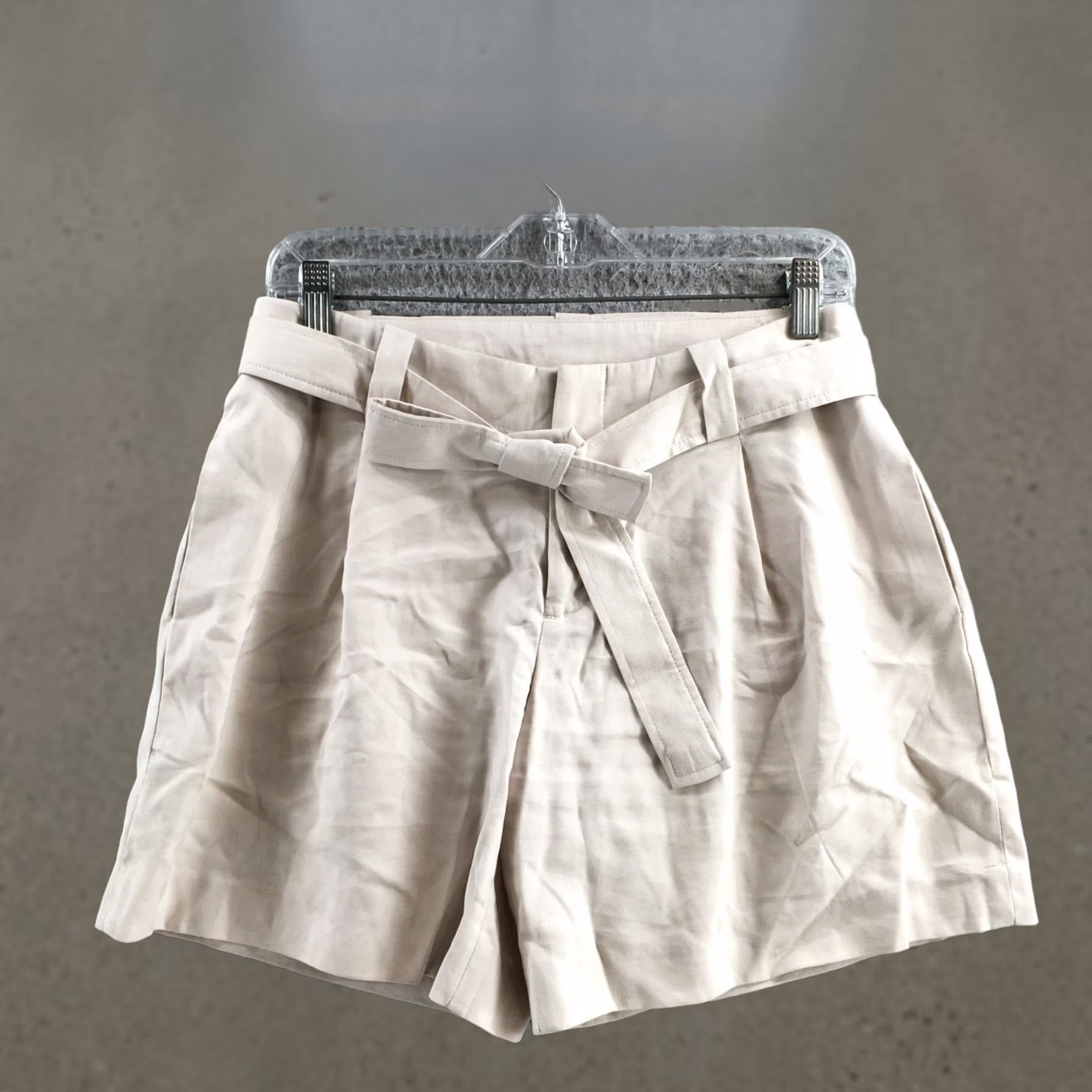 Calvin Klein Calvin Klein Paperbag Short Womens XS Beige Viscose Mid Rise Pleated Front Zip Size 26" / US 2 / IT 38 - 1 Thumbnail