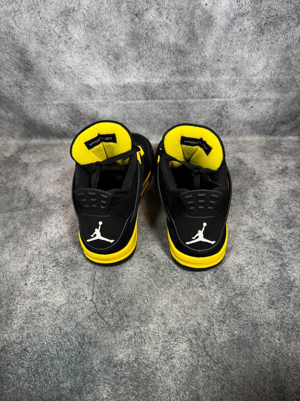 Jordan Brand Size 12 | Jordan 4 Thunder No Box | Pre-Owned Size US 12 / EU 45 - 3 Thumbnail