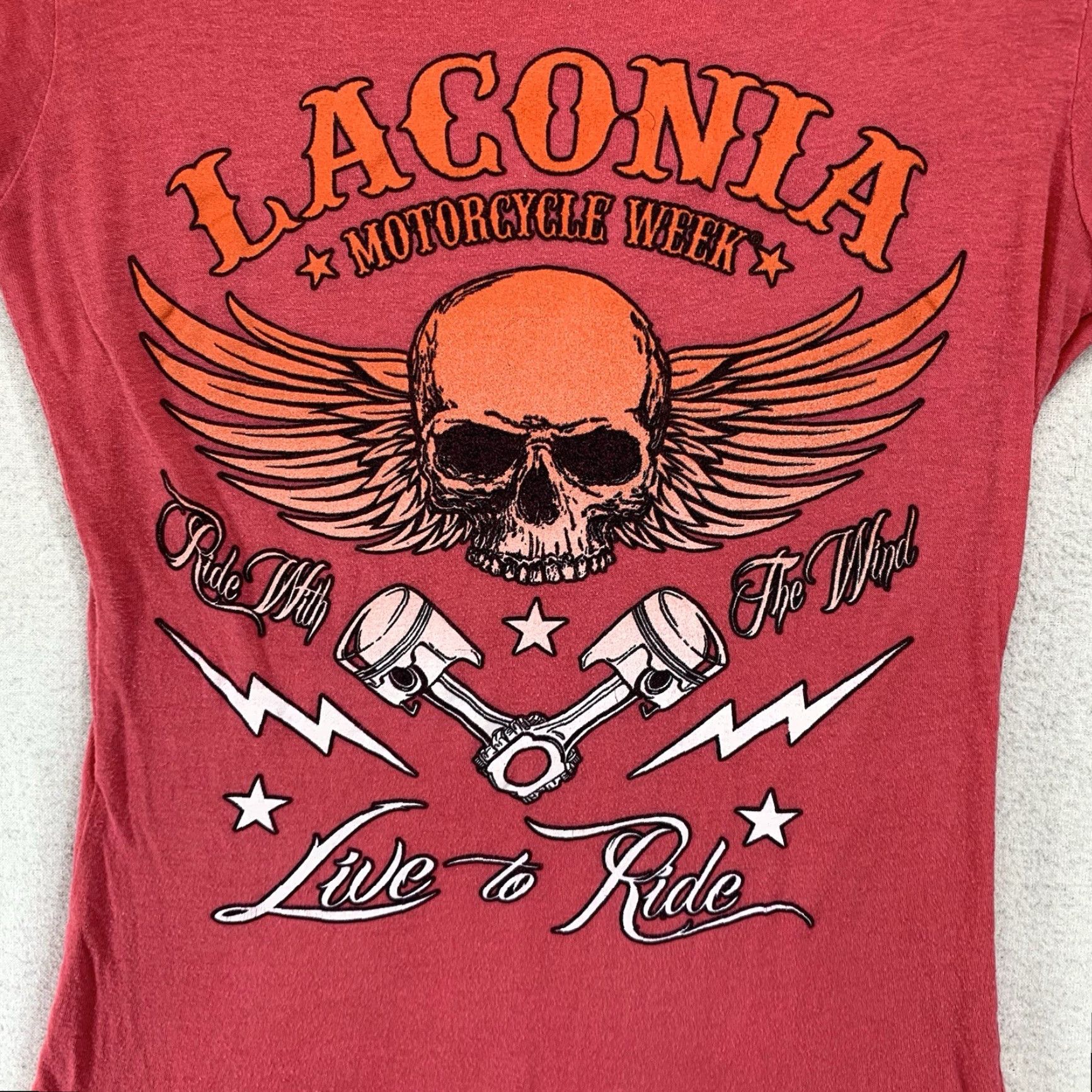Vintage VINTAGE Laconia Motorcycle Biker Shirt Small Red Skull Wings Graphic Cap Sleeve Womens Size S / US 4 / IT 40 - 2 Thumbnail