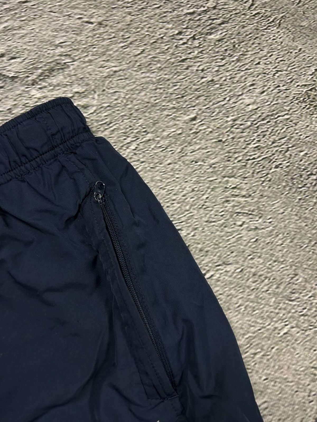 Nike × Vintage Nike vintage navy track pants small swoosh nylon parachute Size US 30 / EU 46 - 3 Thumbnail