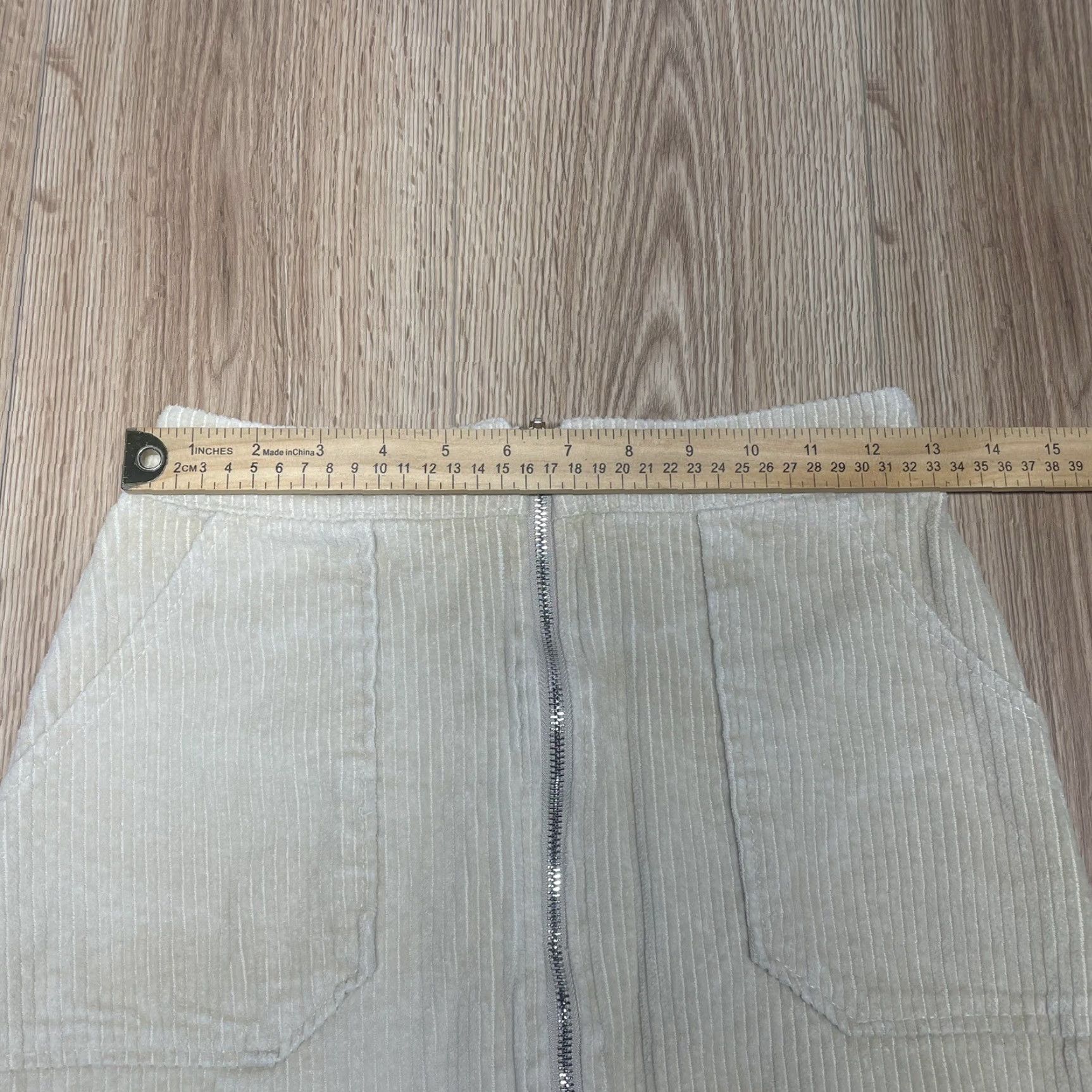 PRINCESS POLLY VINTAGE Princess Polly Corduroy Mini Skirt Women Small US 6 Beige Short Hipster Preppy Size 28" / US 6 / IT 42 - 3 Thumbnail