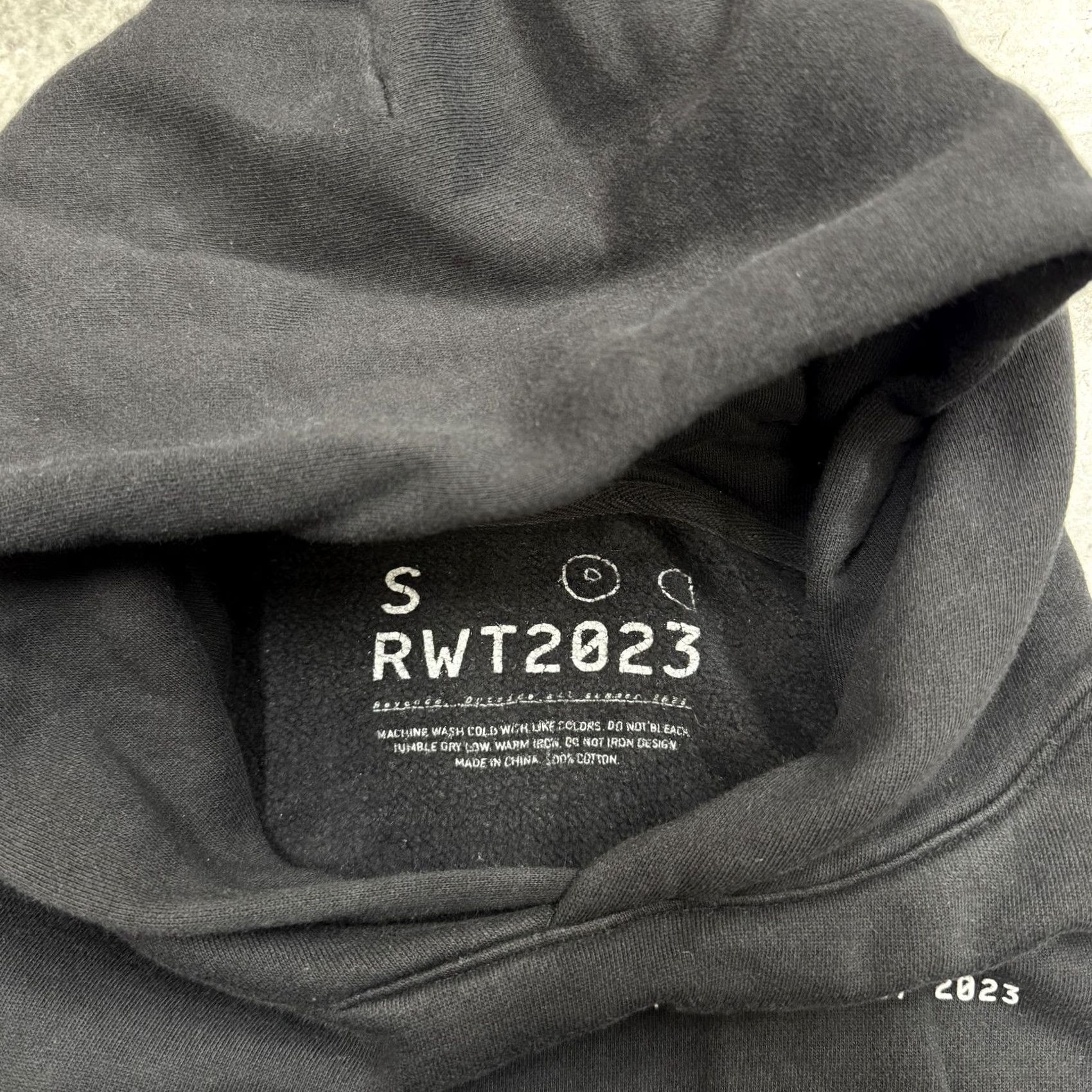 Vintage Renaissance World Tour 2023 Hoodie Mens Small Black Graphic Fleece Pullover Size US S / EU 44-46 / 1 - 4 Thumbnail