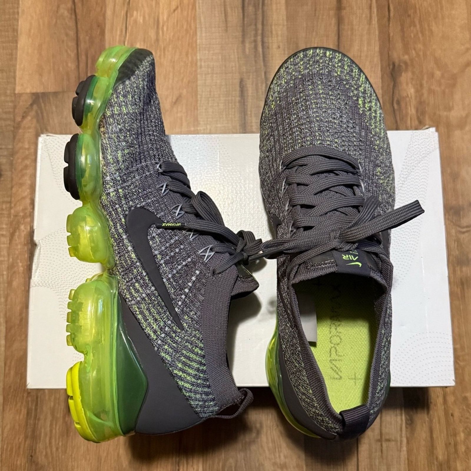 Nike 2019 Nike Air Vapormax Flyknit 3 Gunsmoke Thunder Grey Volt Size US 9.5 / EU 42-43 - 2 Thumbnail