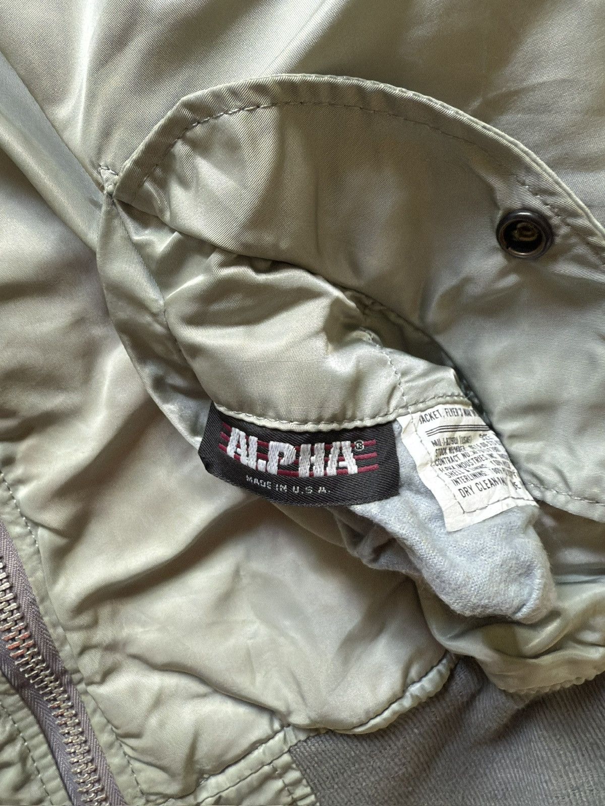 Alpha Industries × Vintage Vintage 1990s Alpha Industries MA-1 Flight Bomber Jacket Size US L / EU 52-54 / 3 - 5 Thumbnail