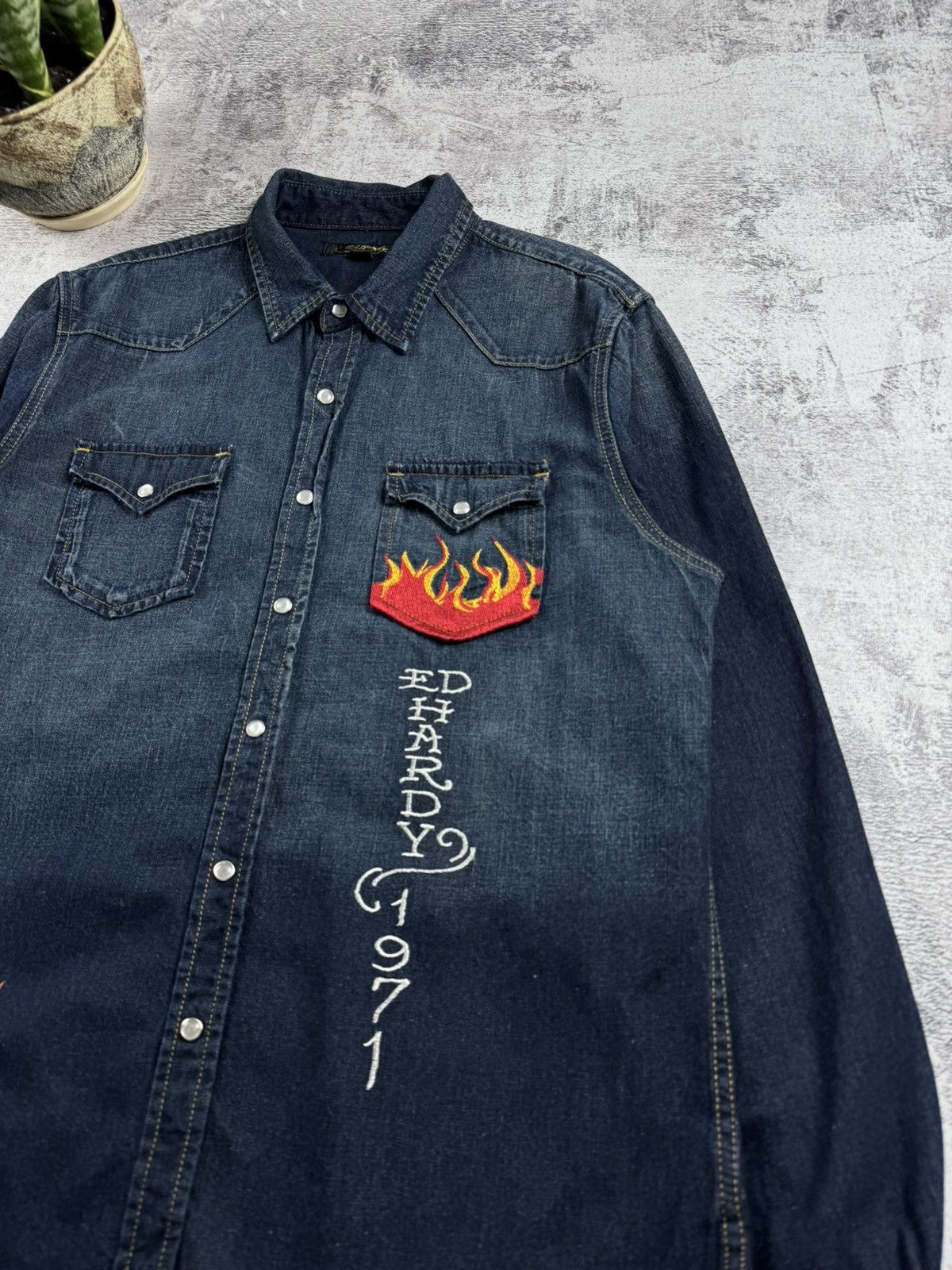 Ed Hardy Vintage Ed Hardy Dragon Y2K Denim Jeans Jacket Faded Shirt Size US XL / EU 56 / 4 - 15 Thumbnail