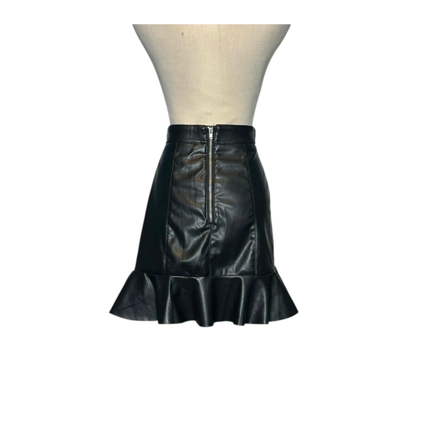 H&M H&M black vegan leather mini skirt size 0 Size 25" / US 0 / IT 36 - 2 Thumbnail