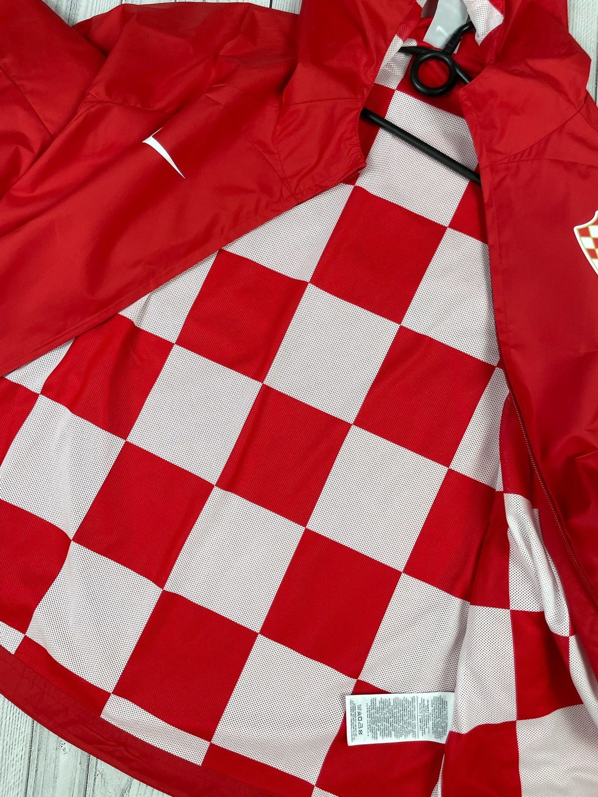 Nike Vintage nike Croatia soccer jacket size M red rare Size US M / EU 48-50 / 2 - 5 Thumbnail