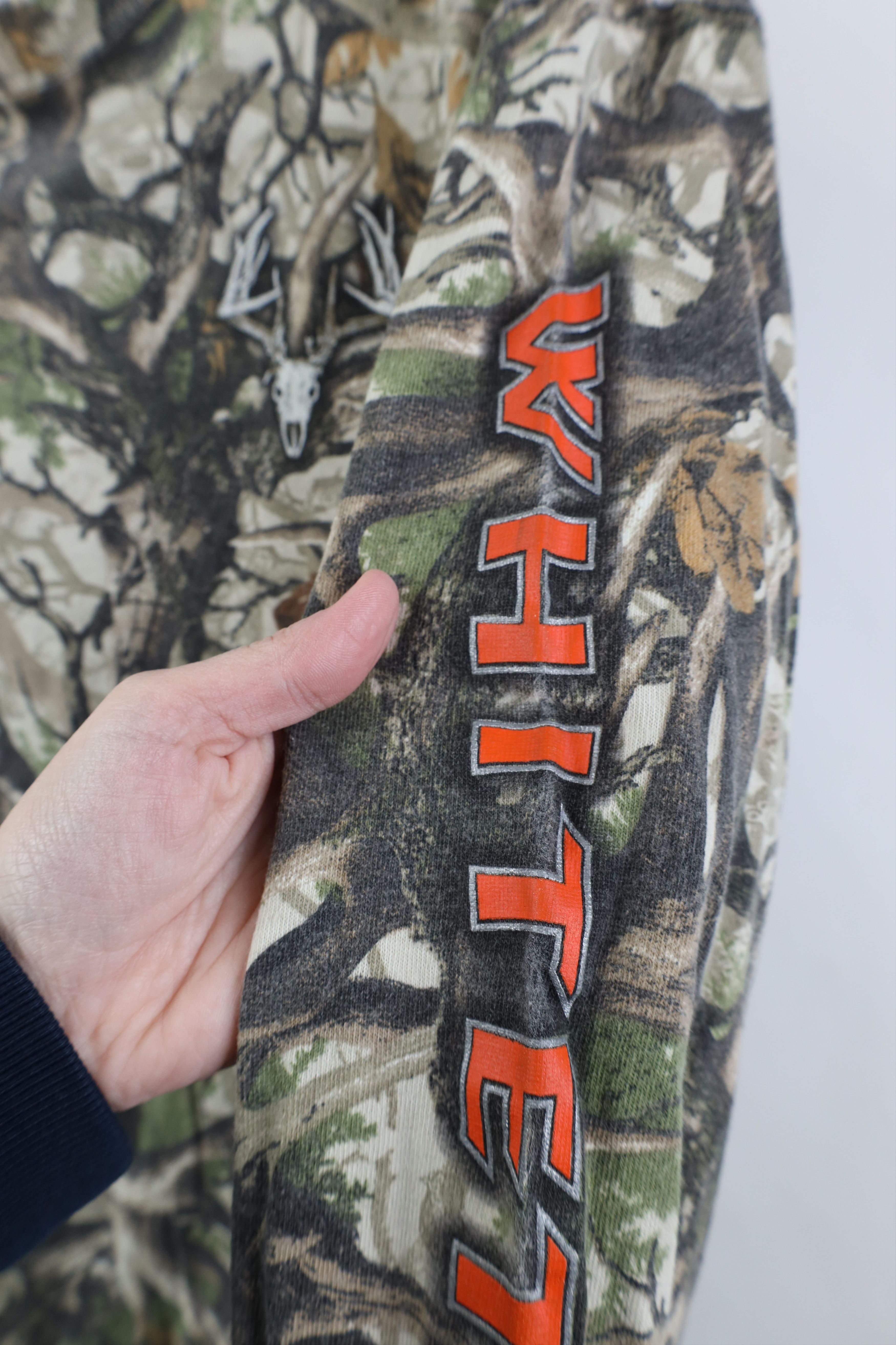 Vintage Vintage Y2K Streetwear Antler Camouflage Long Sleeve T-Shirt Size US S / EU 44-46 / 1 - 10 Thumbnail