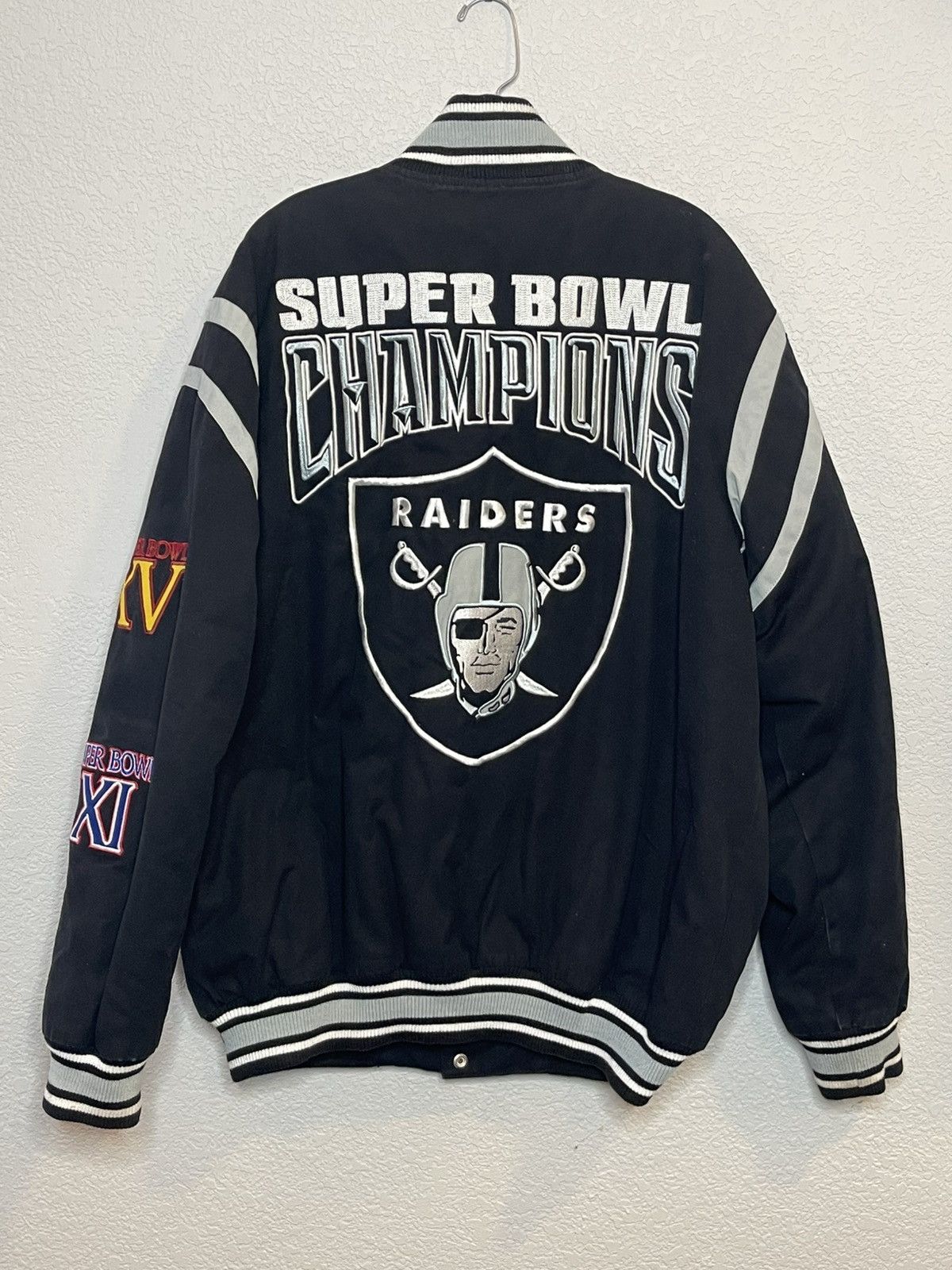 Las Vegas Raiders 3-Time Super Bowl Embroidered GIII Jacket