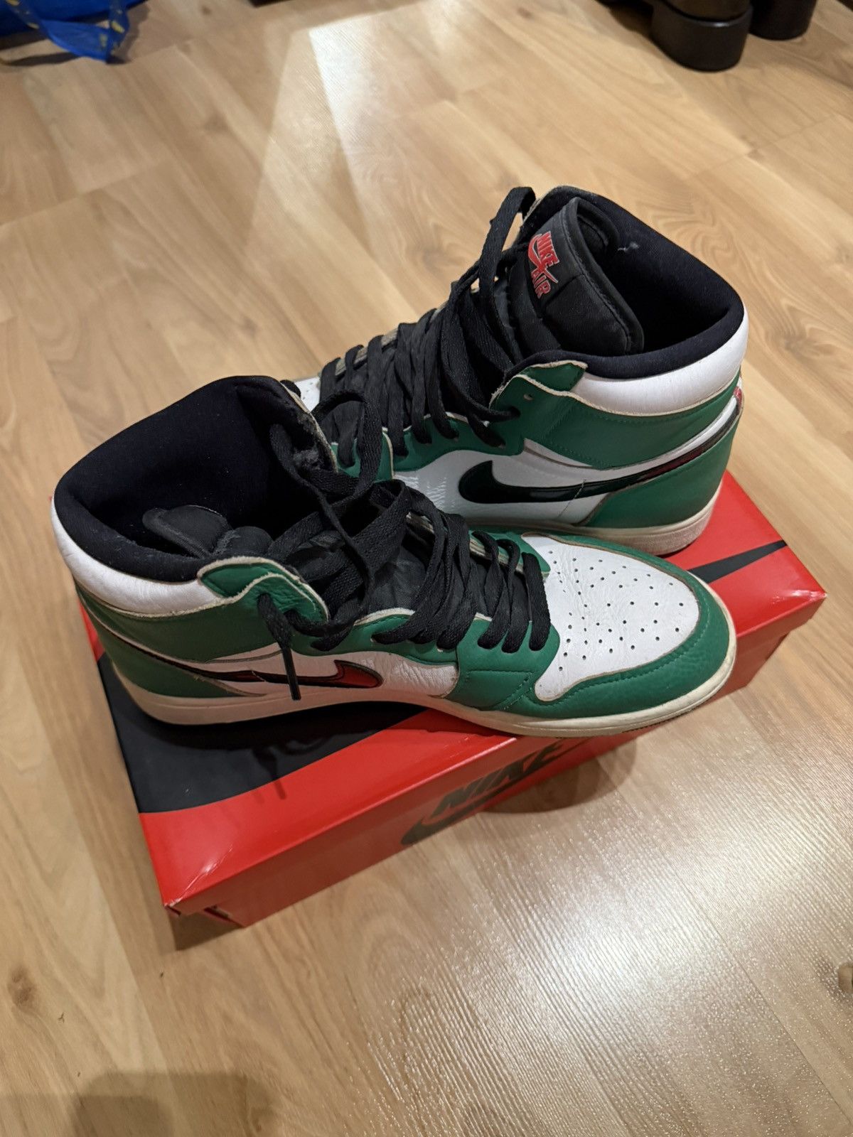 Nike Nike Air Jordan 1 High Lucky Green Size (WMN11.5) (MEN10.5) Size US 10.5 / EU 43-44 - 2 Thumbnail