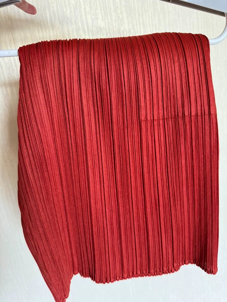 Issey Miyake issey miyake size:3 Red pleated shorts Size US 26 / EU 42 - 4 Thumbnail