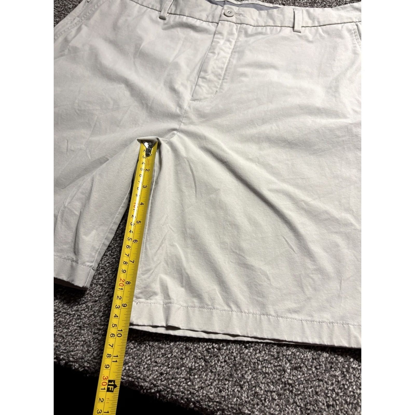 Vineyard Vines Vineyard Vines On-The-Go Shorts Mens 40 Beige OTG Performance Golf Chino Pocket Breathable Quick Dry Lightweight 9in Inseam Casual Travel Hanes? Size US 40 / EU 56 - 3 Thumbnail