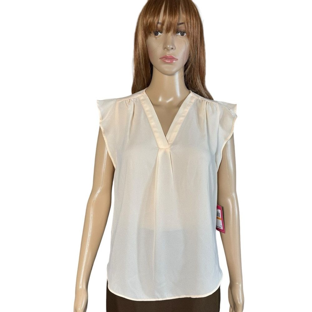 Vince Camuto NWT New $69 Vince Camuto V-Neck Flutter Sleeve Blouse Size Size S / US 4 / IT 40 - 2 Thumbnail