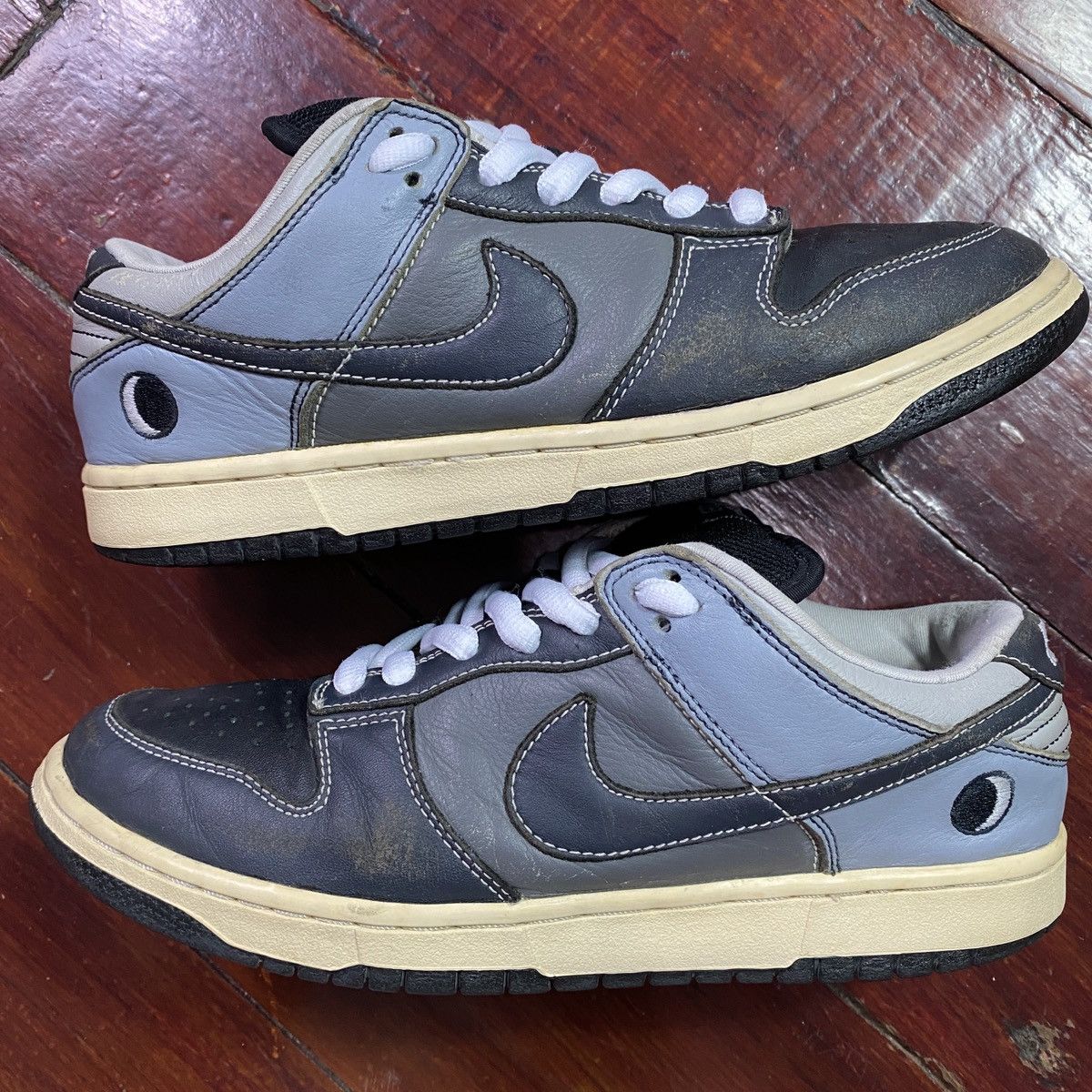 Nike SB Dunk Low Lunar Eclipse East 2005 Size US 8 / EU 41 - 2 Thumbnail