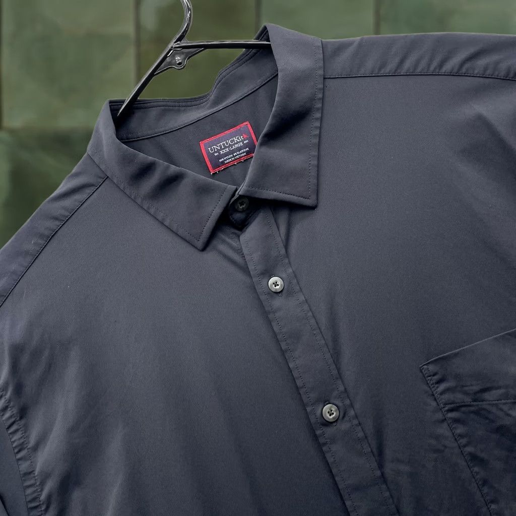 UNTUCKit UNTUCKit Shirt Mens 3XL Black Nylon Spandex Button Up Stretch Performance Casual Business, Travel Size US XXL / EU 58 / 5 - 1 Thumbnail