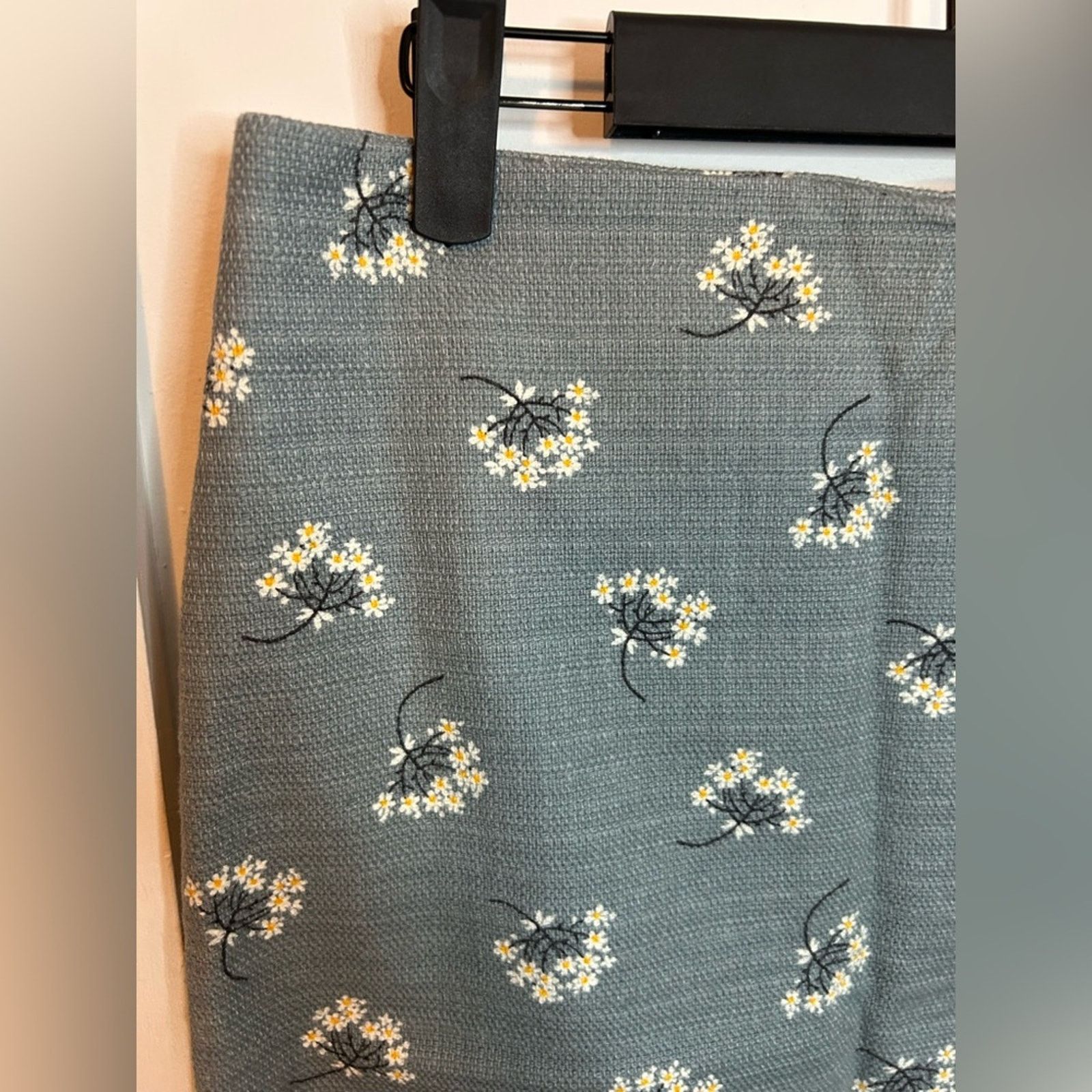 Loft Loft Slate Blue Floral Pencil Skirt Size 27" / US 4 / IT 40 - 6 Thumbnail