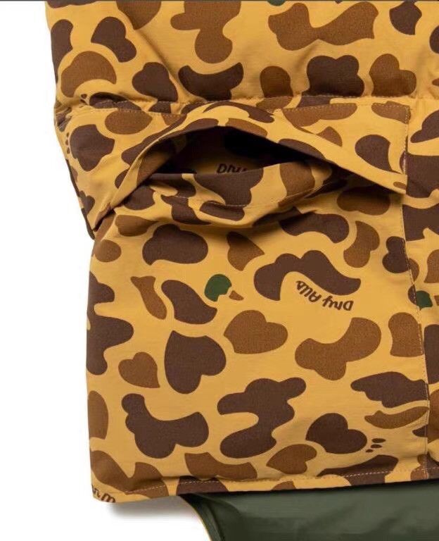 Human Made HUMAN MADE DUCK CAMO DOWN Reversible Vest。Ｑ22 Size US M / EU 48-50 / 2 - 2 Thumbnail