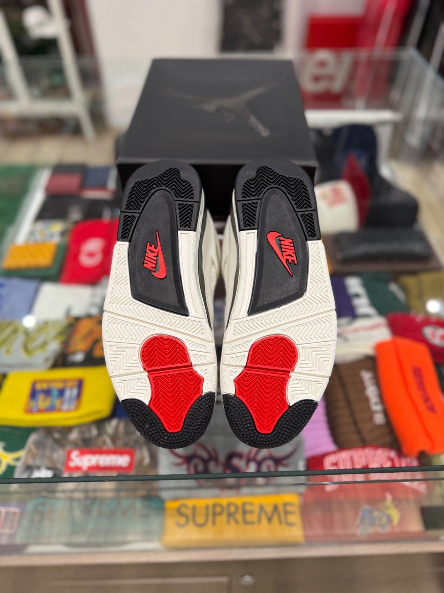 Jordan Brand Jordan 4 Flight Club Size US 9 / EU 42 - 6 Thumbnail