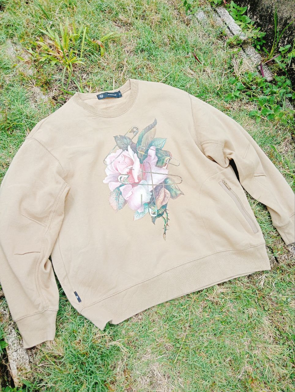 GU × Undercover GU X UNDERCOVER JAPAN SWEATSHIRT - SIZE XL Size US XL / EU 56 / 4 - 2 Thumbnail