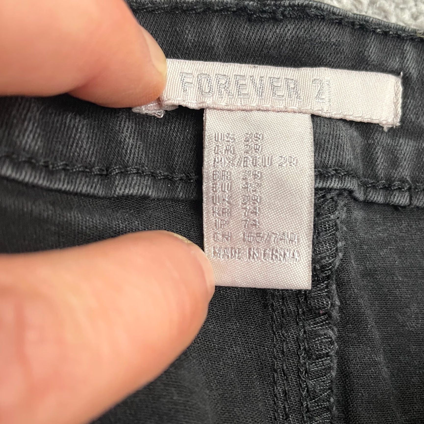 Forever 21 FOREVER 21 Jeans Skinny Black High Rise Denim 28x28 Womens 29 Regular Casual Stretch 5-Pocket Size 28" / US 6 / IT 42 - 7 Thumbnail