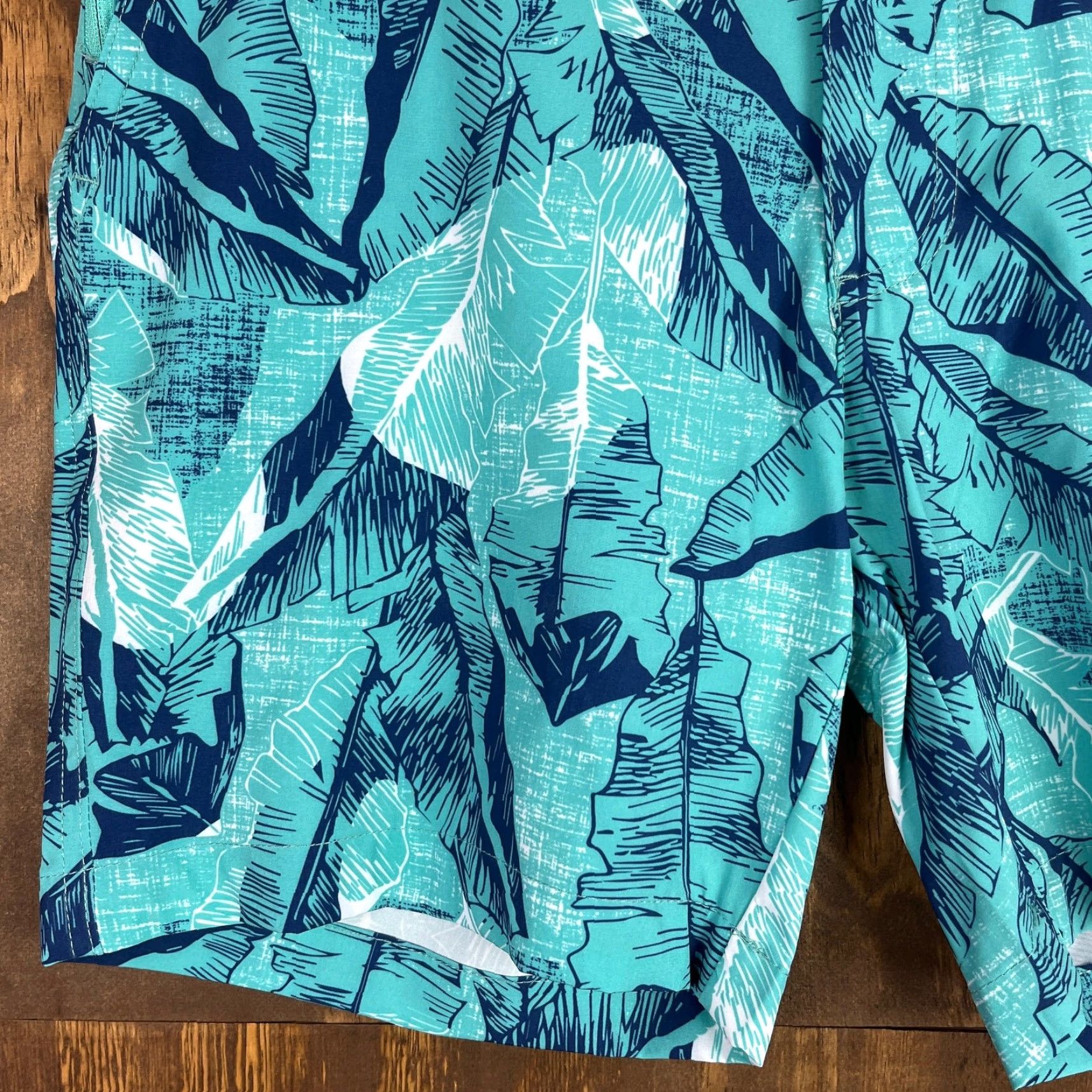 Vintage Margaritaville Mens Shorts Turquoise UPF 30+ Quick Dry 4 Way Stretch Bermuda (S) 30 30in Waist Blue Floral Casual Travel Workwear Men Size US 30 / EU 46 - 4 Thumbnail